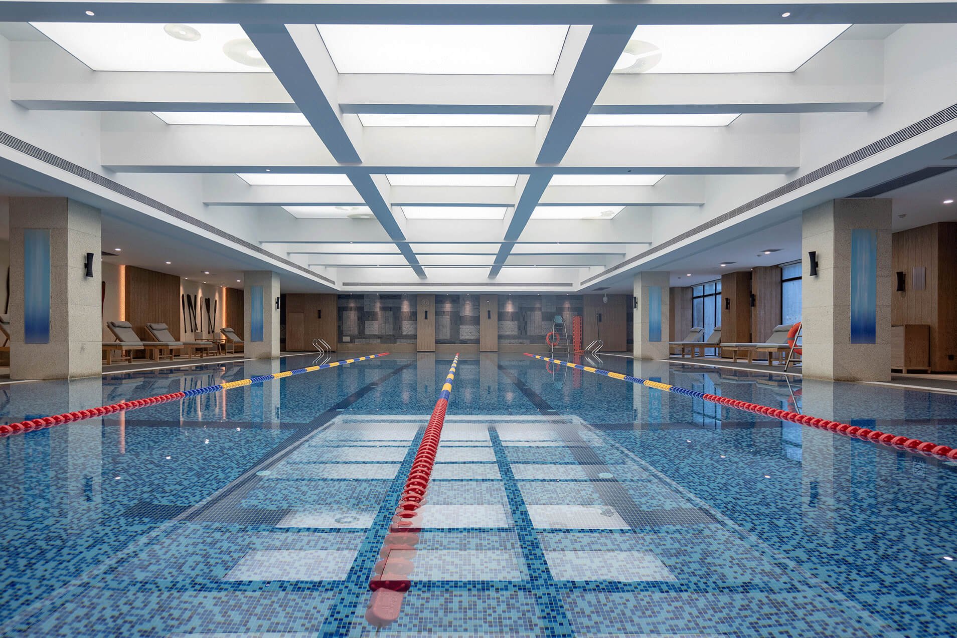 Choosing the Right Commercial Pool Automation System